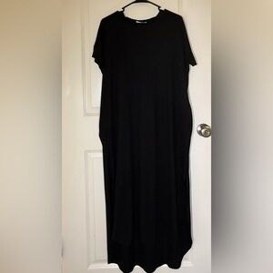 Elegant Black Maxi Dress